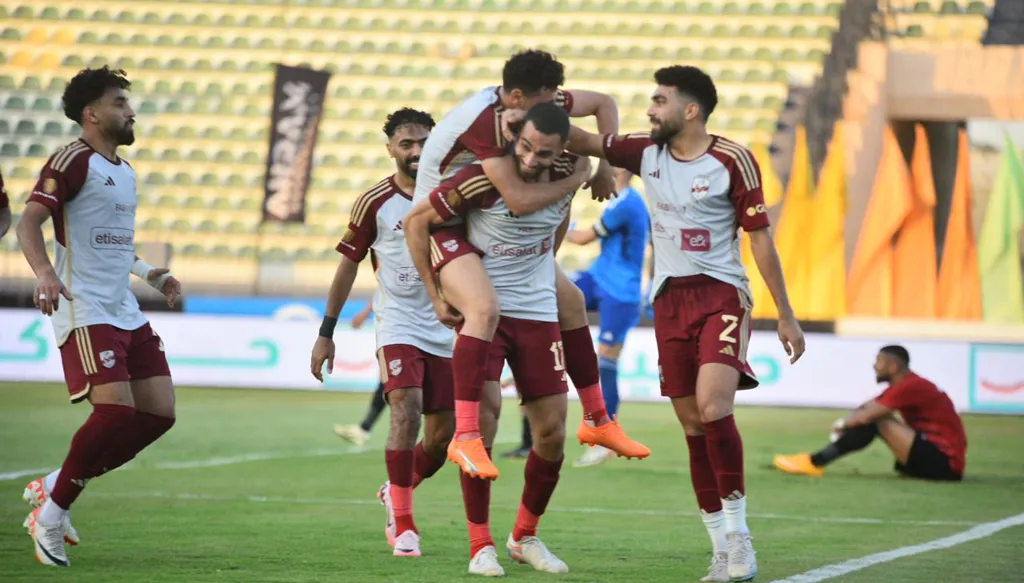 الأهلي وبيراميدز في صراع الجولة الأخيرة من الدوري المصري