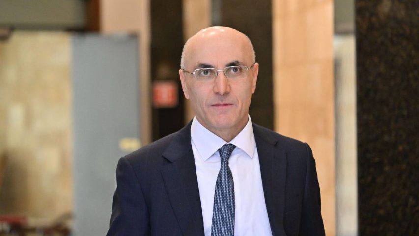 لبنان... ماذا طلب الحجار من المحافظين والبلديات قبل حلول الشتاء؟