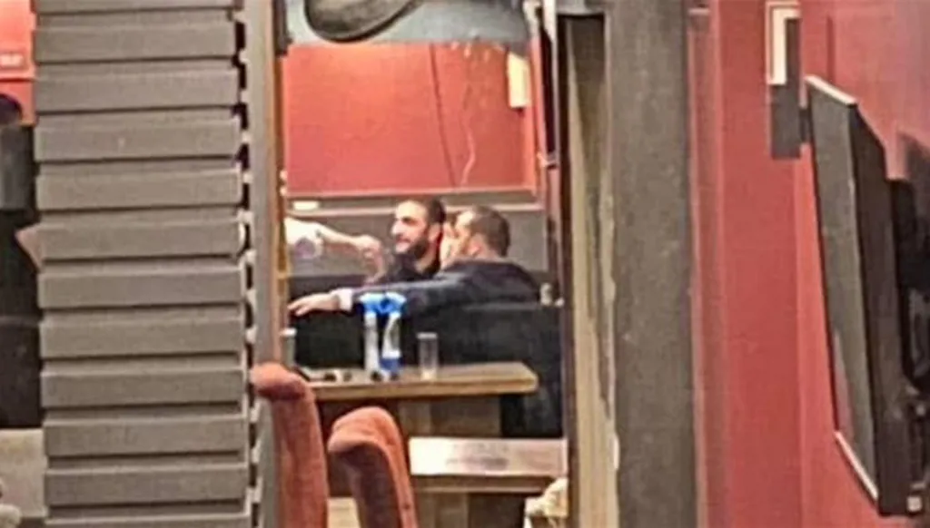 بالفيديو-  الشرع يتجوّل بسيارته في شوارع دمشق