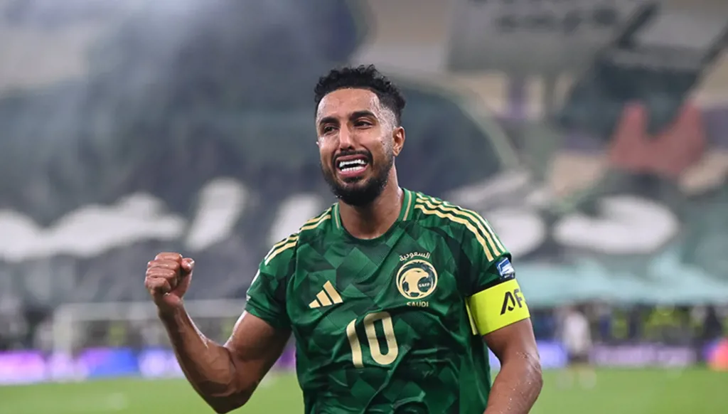 بين الدوسري وعفيف... من سيفوز بجائزة الأفضل في آسيا؟