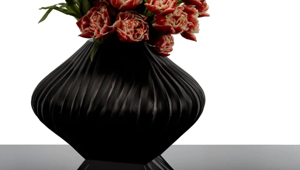 شكل مزهريات Josephine، بتوقيع كريس فان آش، تحية شخصية للجمال البسيط والمشاعر الصادقة.