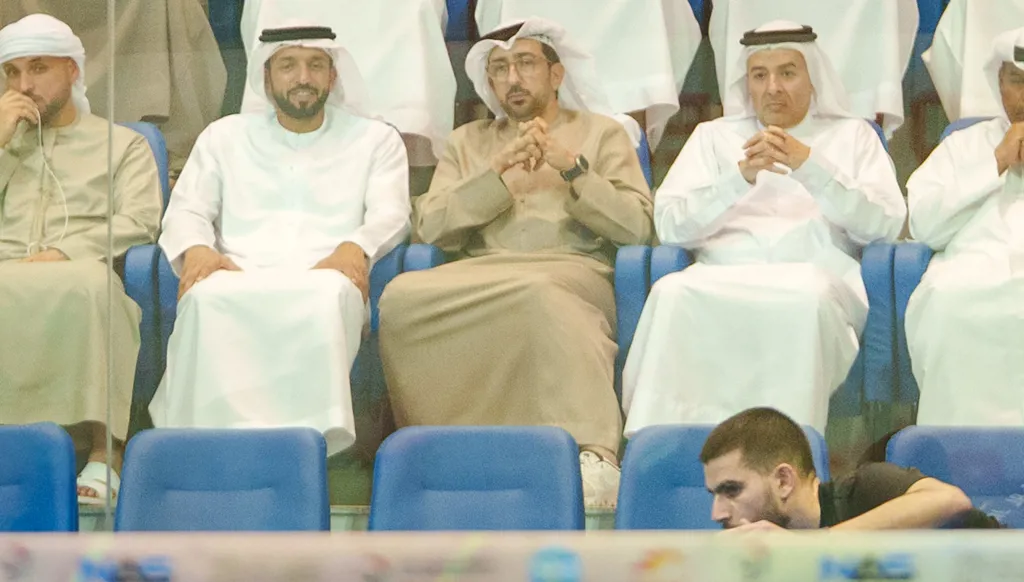 سلطان النيادي يزور دورة ند الشبا في الإمارات