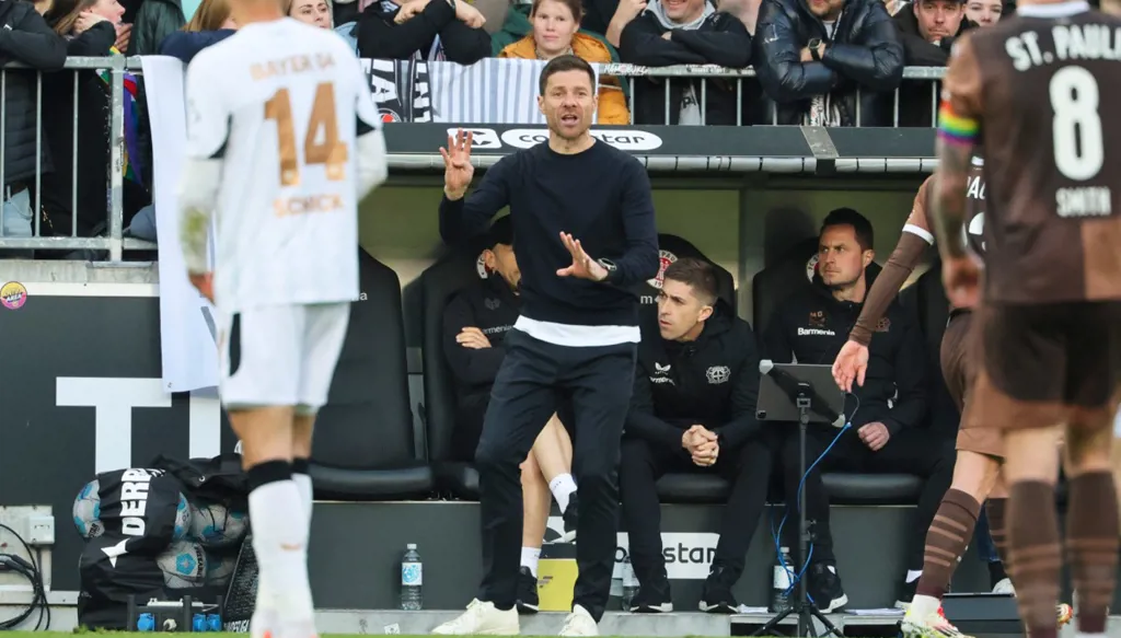 باير ليفركوزن يضع شرطاً صعباً أمام انتقال ألونسو إلى ريال مدريد