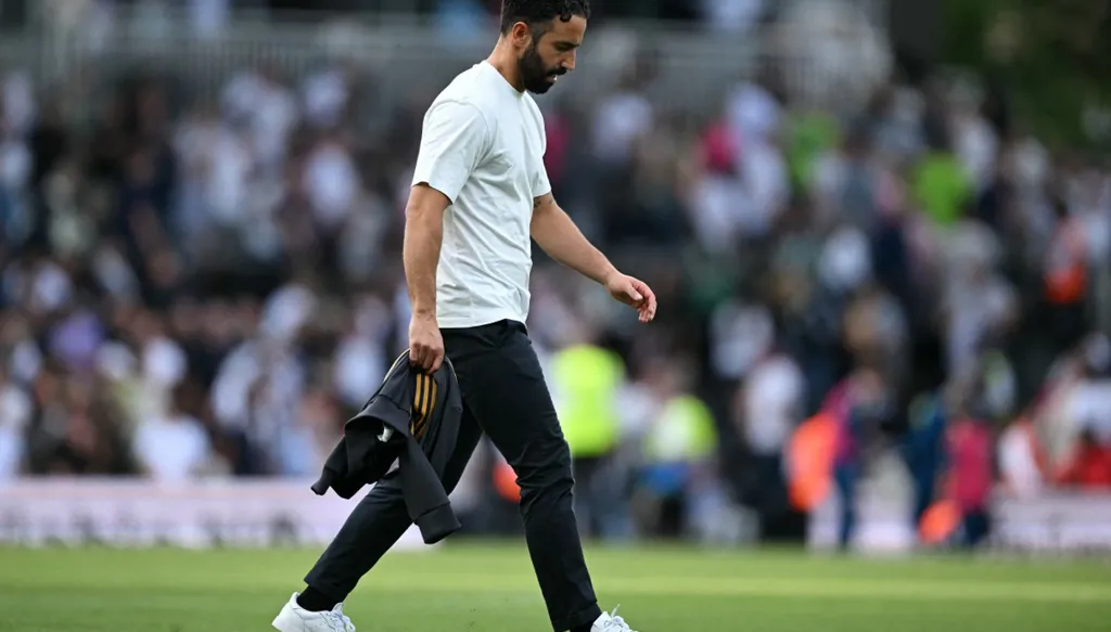 مانشستر يونايتد يجهز قائمة طوارئ لخلافة أموريم