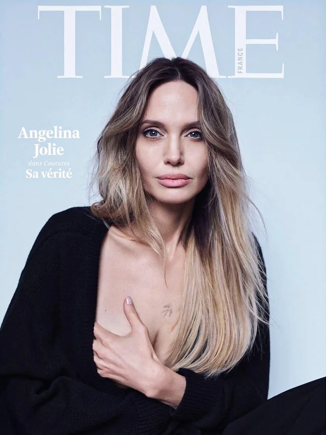أنجلينا جولي في غلاف مجلة TIME France.