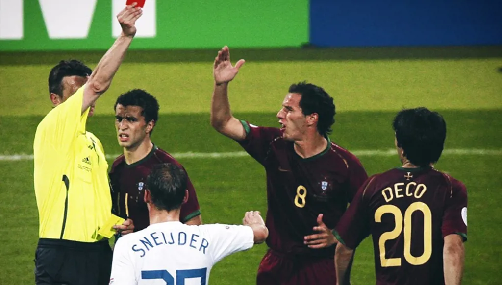 كوكب كرة القدم... حكايات من خارج المنطق ومباريات تحولت ساحات قتال