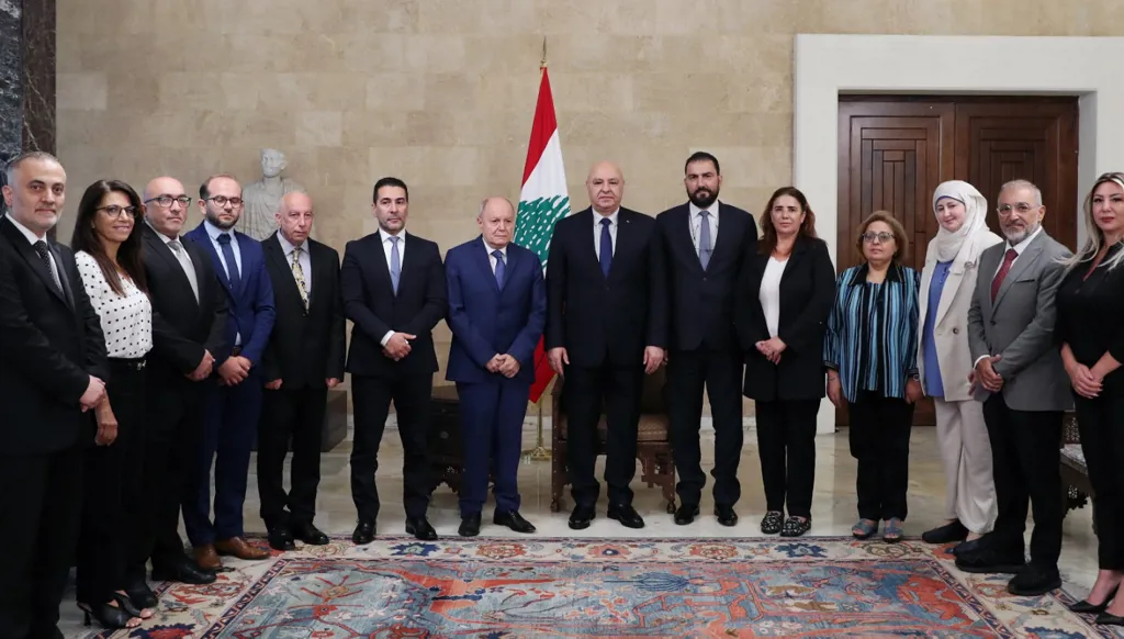 بعد لقاء مع عون... الاتحاد العمّالي العام يعلن تعليق الإضراب