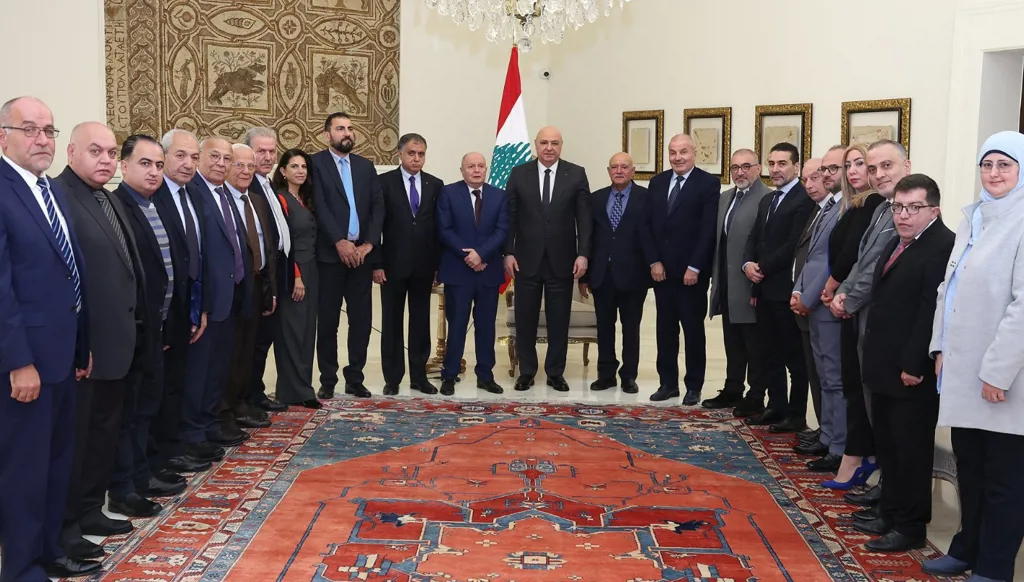 لقاءات في بعبدا... عون: من حق موظّفي القطاع العام المطالبة بإنصافهم