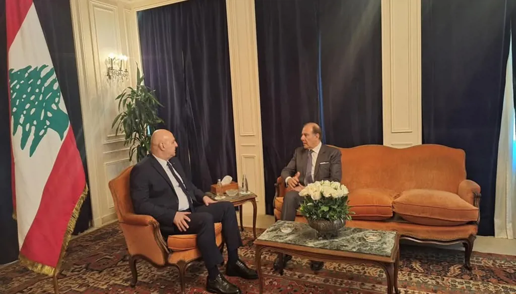 الحاكم يفتح معركة حماية صلاحياته واستقلالية المركزي
