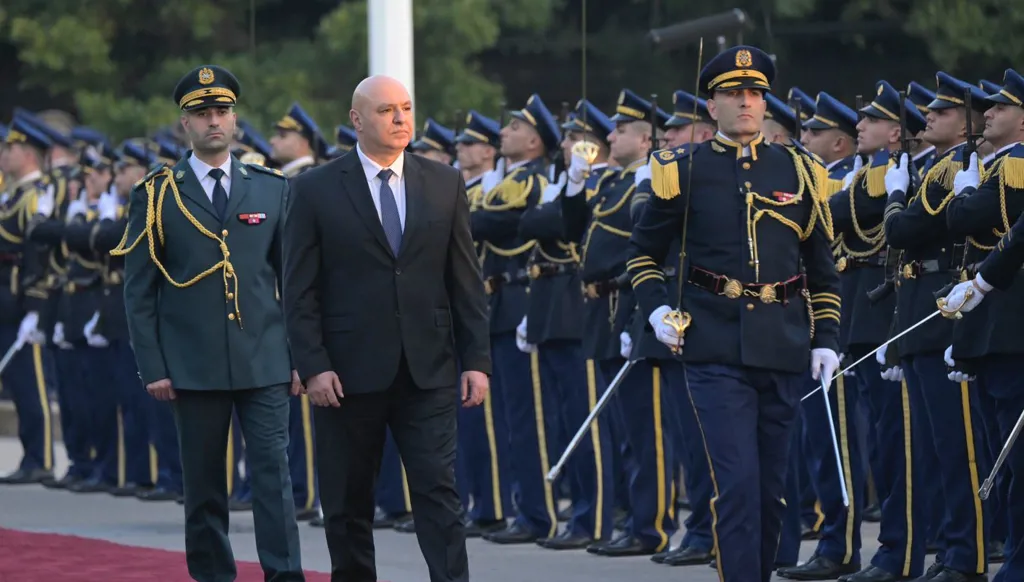 "حزب الله " يتحدث بثقة عن "تفاهم" ابرم بين الثنائي والعهد الرئاسي الجديد