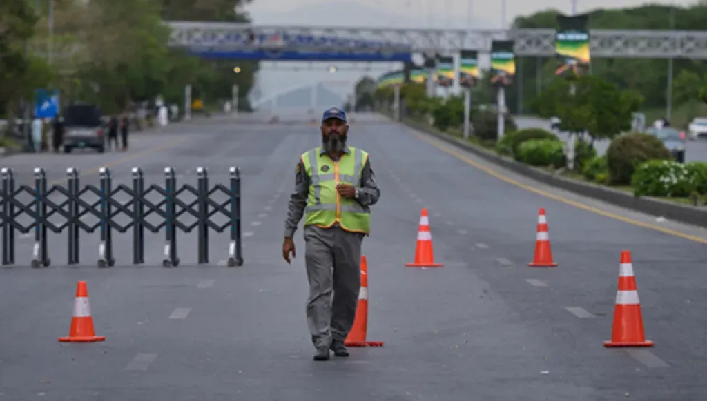 Trump envoie des émissaires à Islamabad alors que l’Iran refuse toute discussion directe.