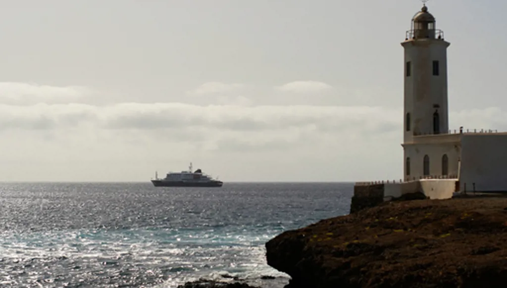 A cruise ship is waiting for help after 3 people died in a suspected hantavirus outbreak