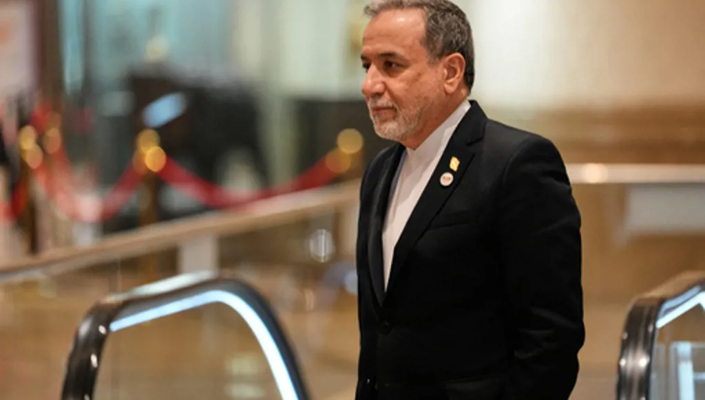 Le principal diplomate iranien souligne que le manque de confiance complique les négociations pour mettre fin à la guerre avec les États-Unis