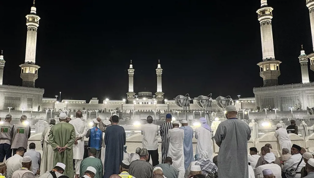 Malgré les conflits, 1,5 million de pèlerins participent au Hajj en Arabie Saoudite, montrant la résilience des croyants face à l'adversité