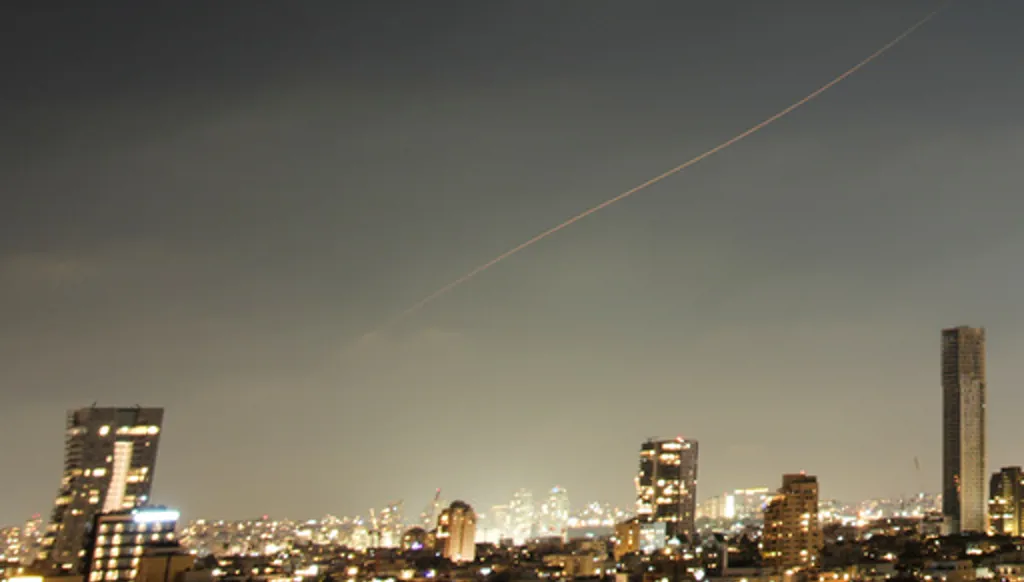 Israël riposte à l'Iran après une attaque de missiles