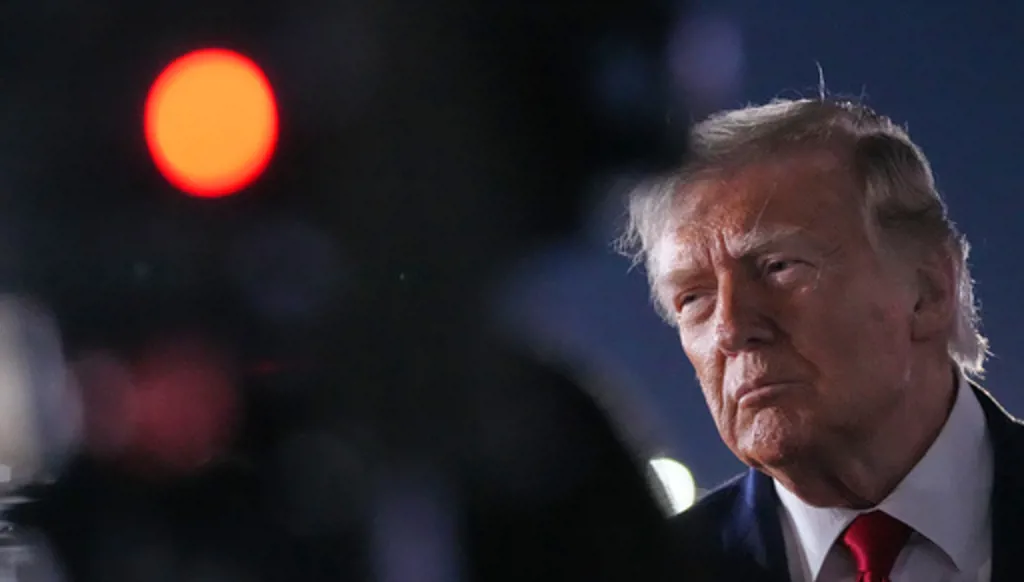 Trump déclare que les États-Unis 'doivent' répondre après que l'Iran a abattu un hélicoptère américain près du détroit d'Hormuz