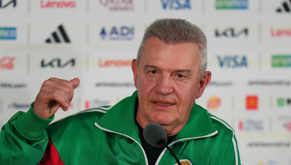 Mexico's coach Javier Aguirre speaks during a press conference at the stadium in Mexico City, Wednesday, June 10, 2026. (AP Photo/Eduardo Verdugo)