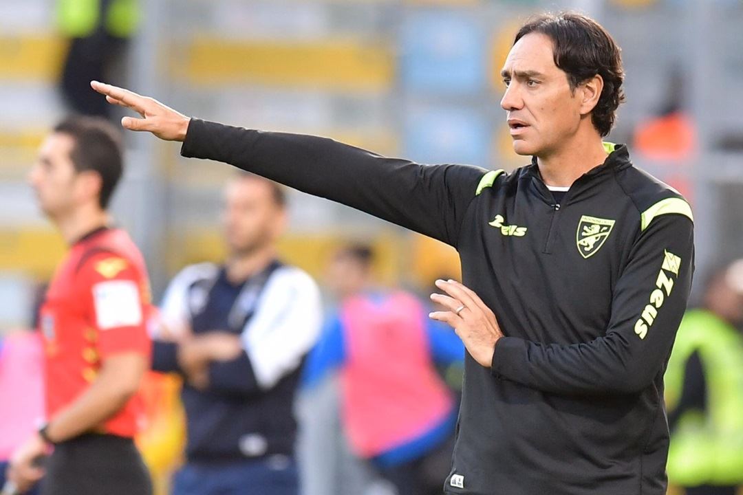 رسمياً: نيستا يعود للدوري الإيطالي مدرباً