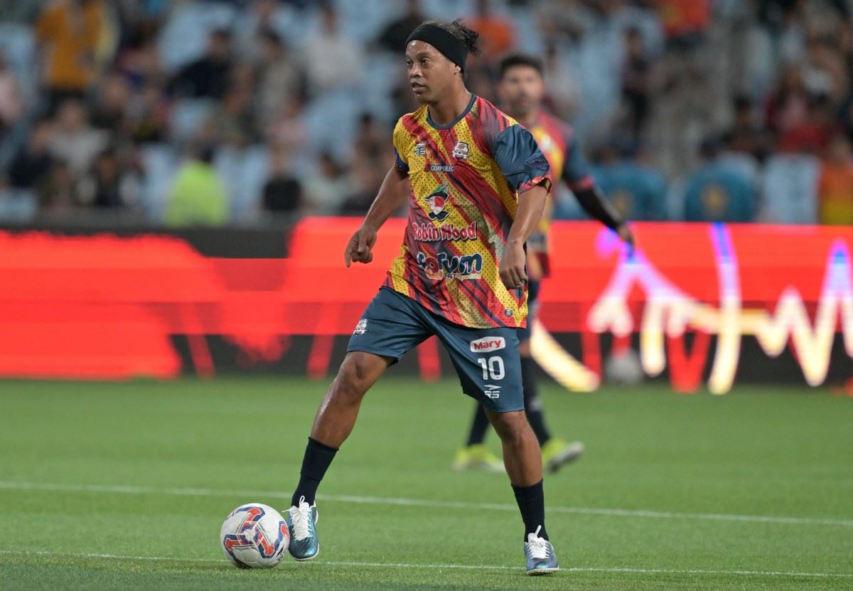 رونالدينيو يعترف بسبب انتقاده لمنتخب البرازيل
