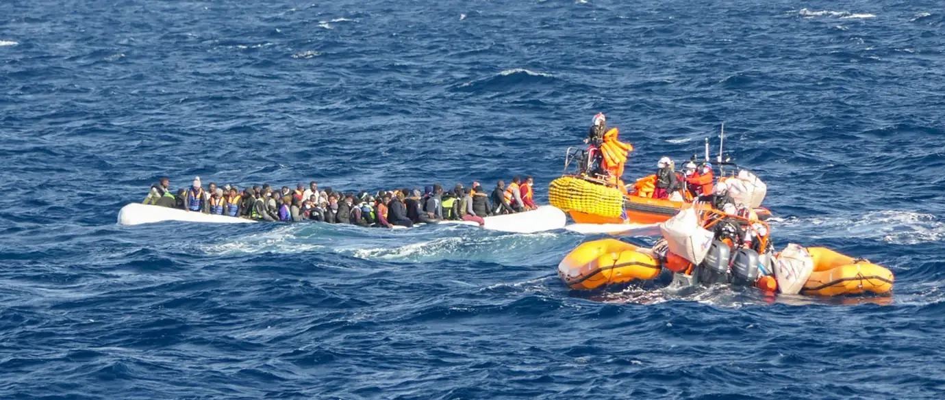 العثور على جثث 5 مهاجرين على متن قارب قبالة جزر الكناري