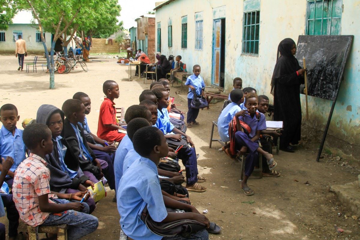 مبادرات خارجية لحلّ سياسي ينقذ السودان من تفكّك شامل