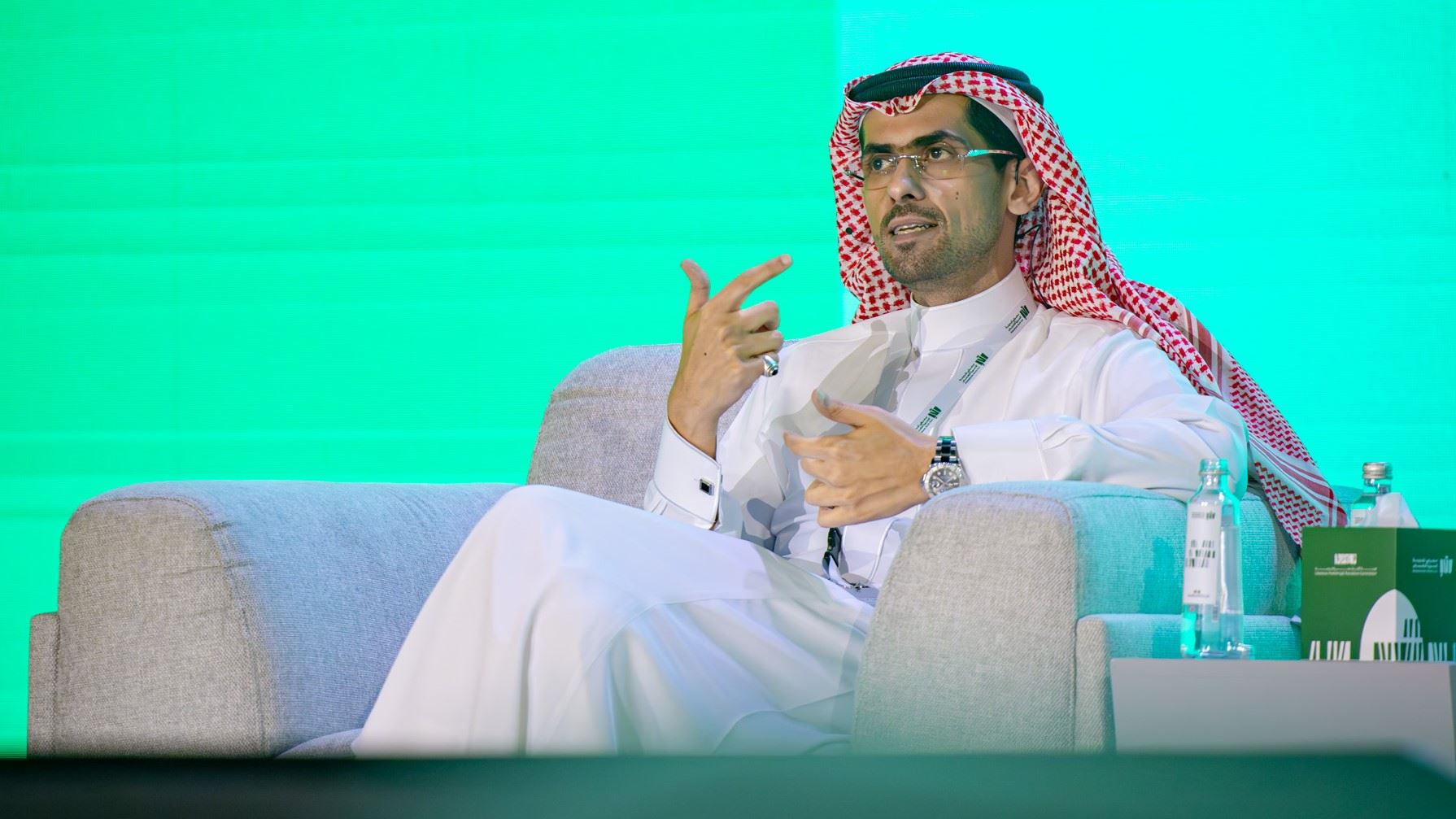الروائي السّعودي أسامة المسلم: صار معيباً أن نكون بشراً