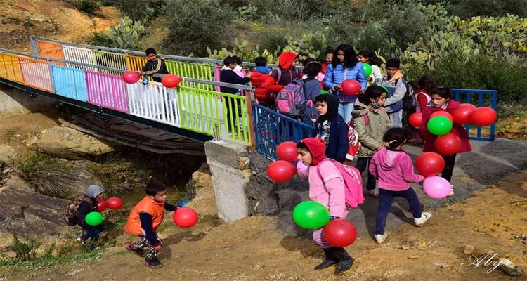 "باني الجسور" في تونس... أمل التلاميذ في ظلّ غياب الدولة
