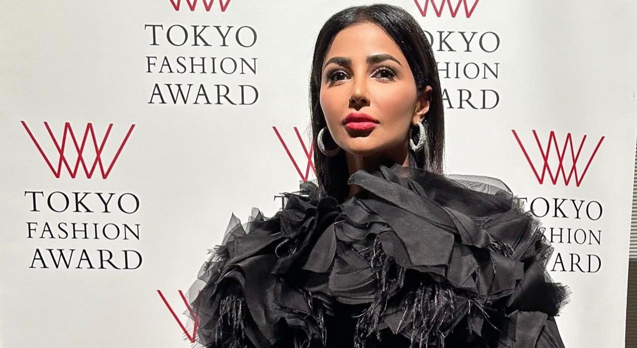 مهيرة عبد العزيز في عرض الأزياء الأول لها في طوكيو