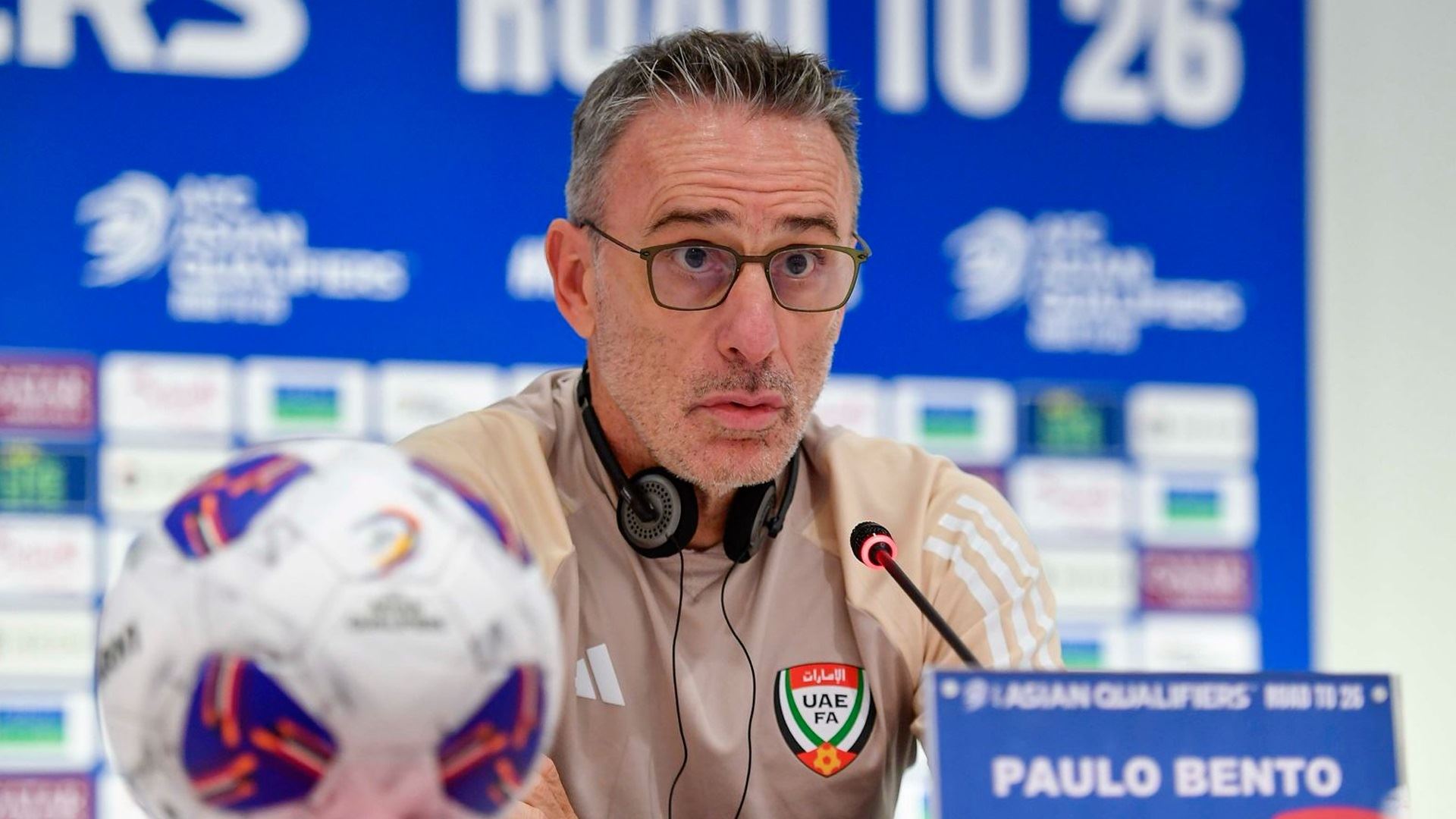 مدرب الإمارات يتحدث عن المنضمين الجدد عشية لقاء قطر