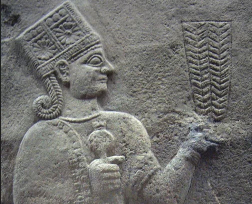 كوبابا: من نادلة في حانة إِلى أَول ملكة في التاريخ