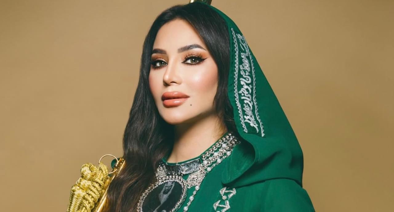 لجين عمران تحتفي بالعيد الوطني السّعودي بتوقيع سارة التويم (صور وفيديو)