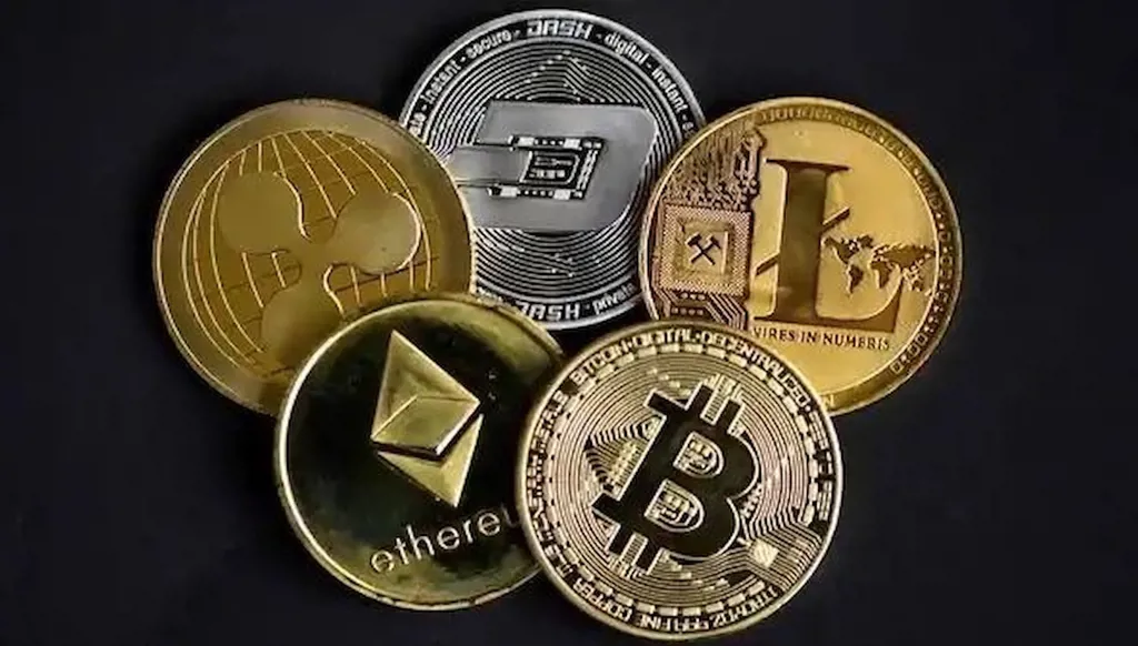 سعر عملة "بيتكوين" يتجاوز 80 ألف دولار