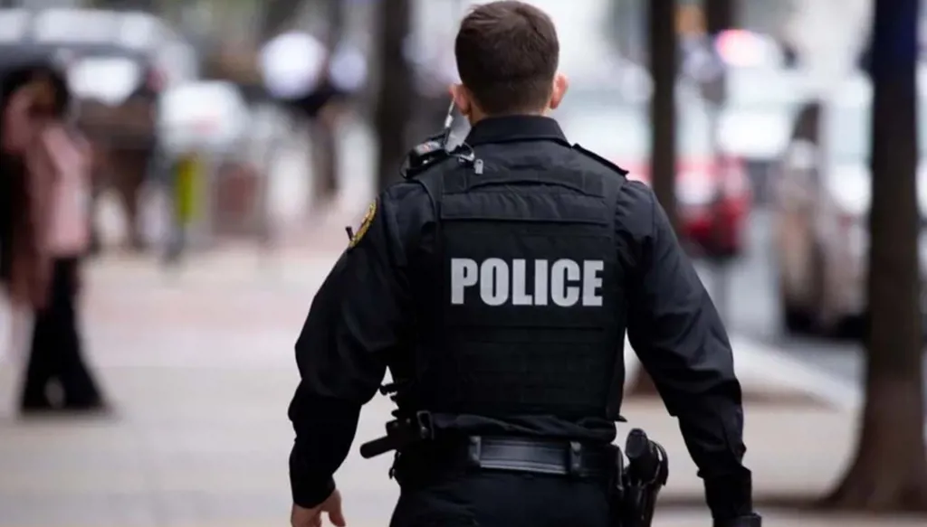 تلميذ يبلغ 15 عاماً ينتحر بعد إطلاق النار على مدرّسة في تكساس