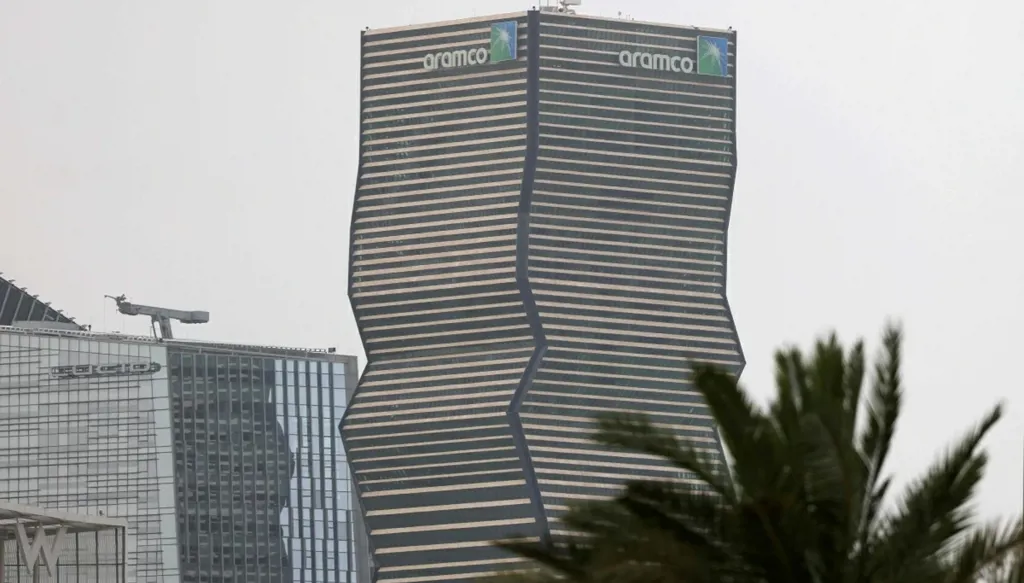 "أرامكو" تحول مسار شحنات العربي الخفيف تجنباً لـ هرمز