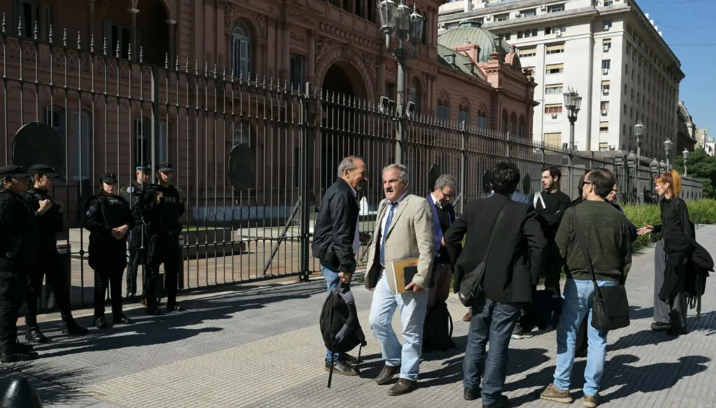 رئيس الأرجنتين يمنع الصحافيين من دخول القصر الرئاسي