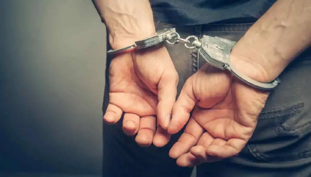 صديقها شريك بالعملية... تعرّضت للابتزاز مقابل 200 دولار!