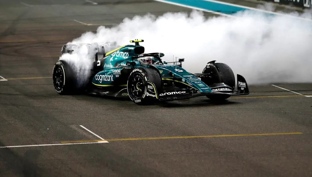 أول فريق فورمولا 1 يُتم عقد رعاية بعملة مشفرة