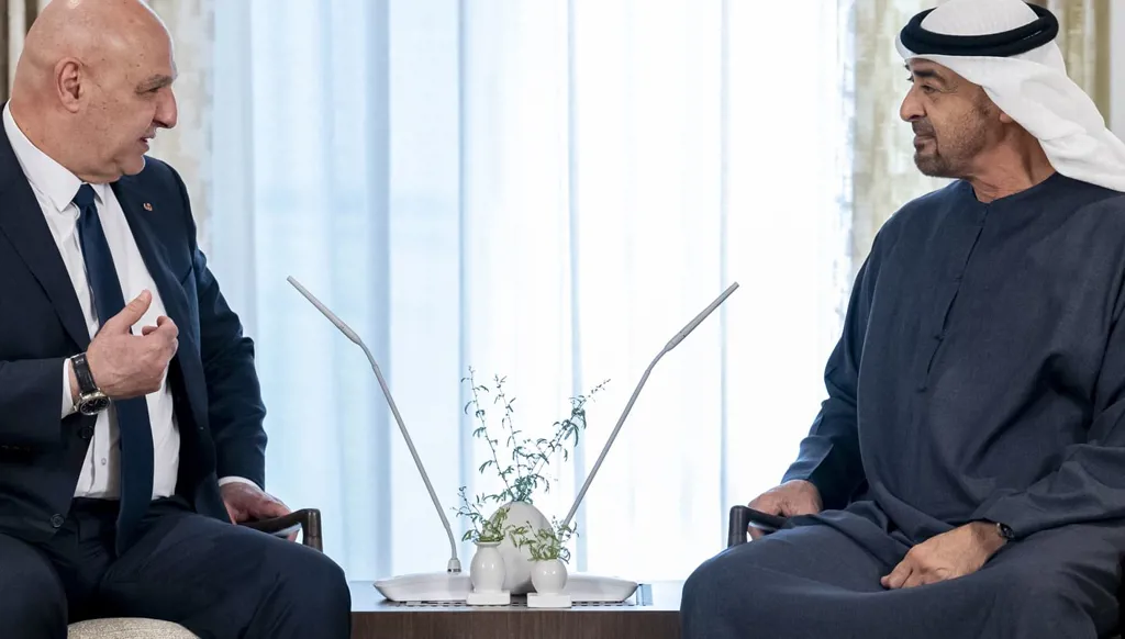 الشيخ محمد بن زايد: العلاقات بين دولة الإمارات ولبنان تاريخية