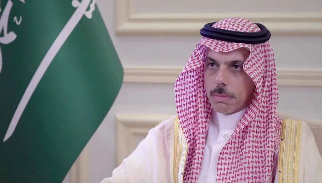 وزير خارجية السعودية في الصين... لقاءات مع كبار المسؤولين