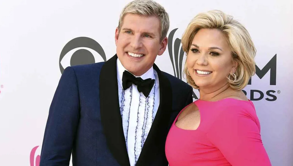 ترامب يعفو عن نجمي تلفزيون الواقع تود وجولي كريسلي