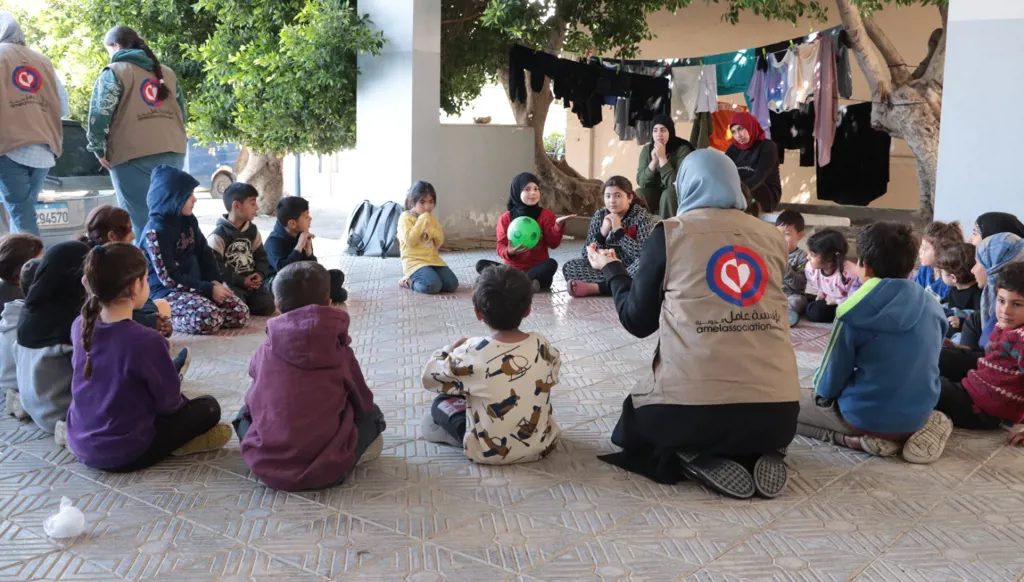 مؤسسة عامل الدولية تدعو إلى حماية شاملة للنازحين داخليًا وترفض الخطاب العنصري والطائفي في لبنان