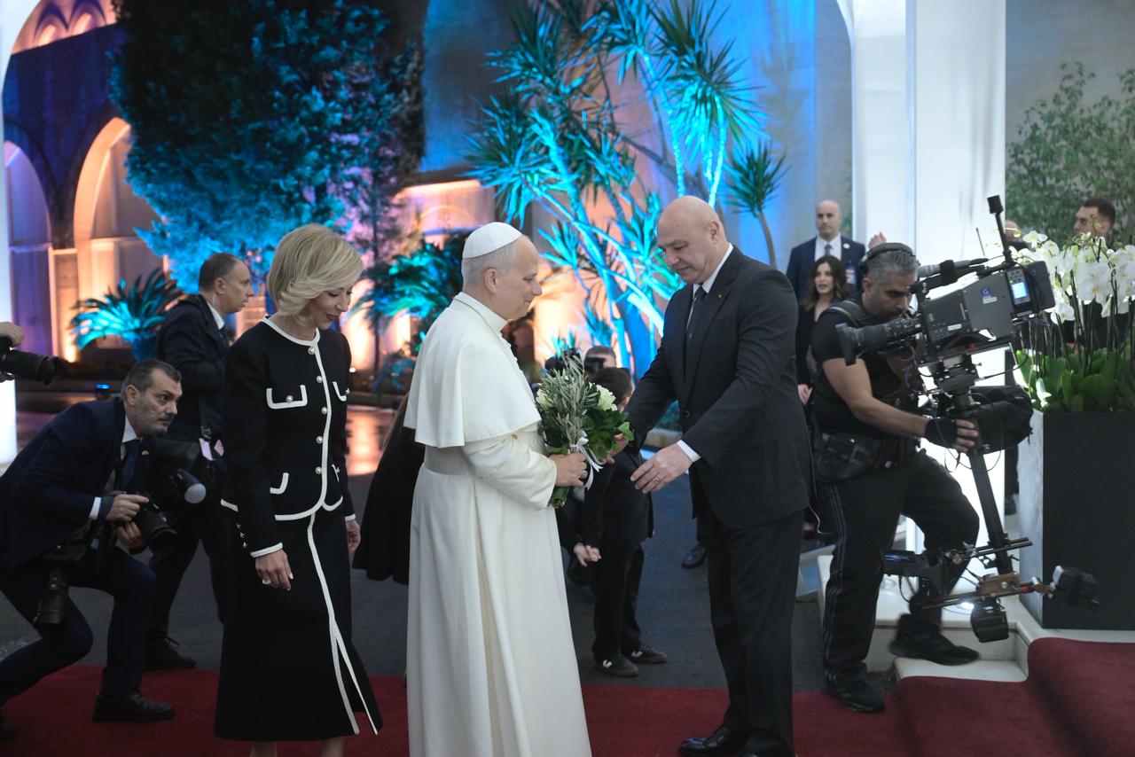 استقبال رئيس الجمهورية والسيدة الأولى للبابا (نبيل اسماعيل).