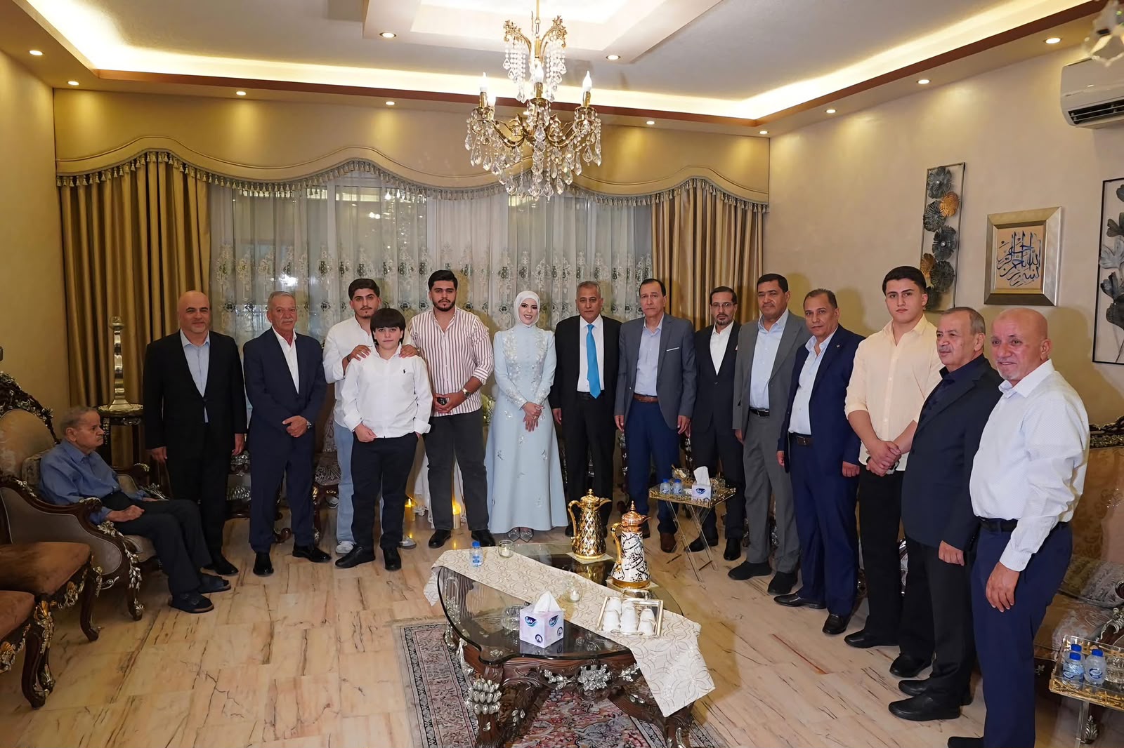 صورة للقاء العائلي خلال قراءة الفاتحة 