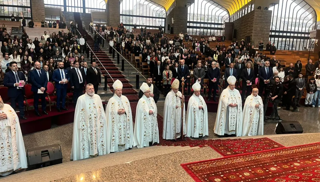 الراعي ترأس قداس خميس الاسرار في حريصا: لترك ممرّات إنسانية للصامدين في بلداتهم الجنوبية