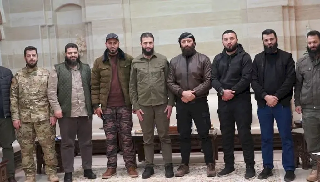 وزارة الدفاع السورية و"اللواء الثامن"... الخلاف ليس على الاندماج!