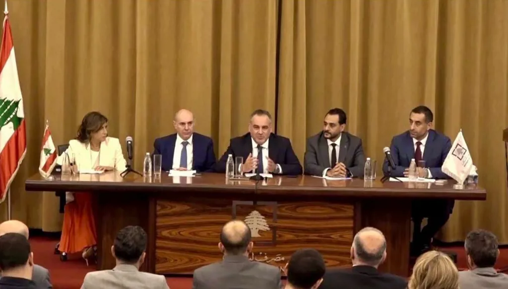 لبنان يبتعد عن ثقافة "الكاش": ارتفاع استخدام البطاقات 130%  والشيكات بالدولار  124%