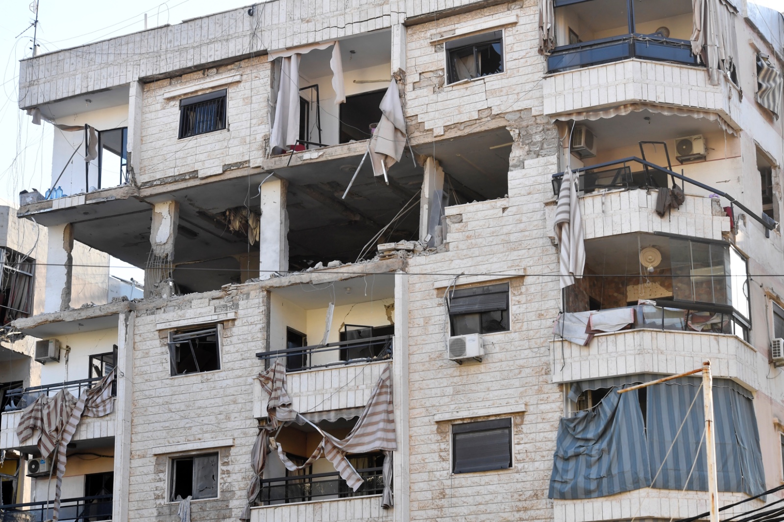 مبنى استهدف في الضاحية الجنوبية (حسام شبارو)