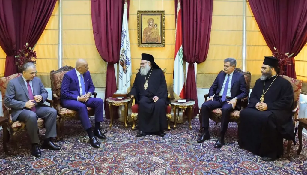وزير الدفاع اليوناني يعزّي البطريرك يوحنا العاشر: نحن إلى جانبكم