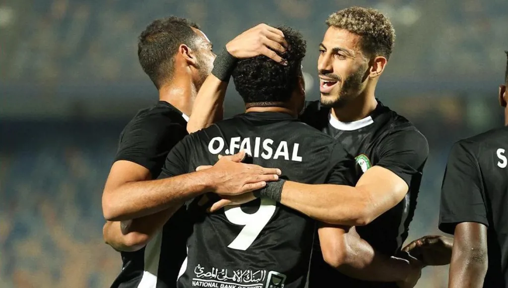 بنك الأهلي يسقط بيراميدز ويمنح الأهلي صدارة الدوري المصري