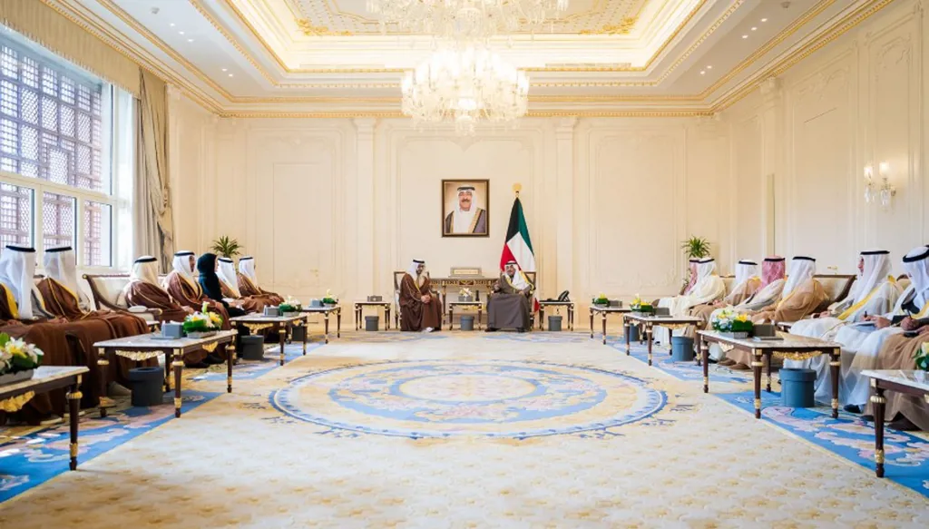 لقاء بين ولي عهد الكويت وعبد الله بن زايد... بحثٌ في مسارات التعاون